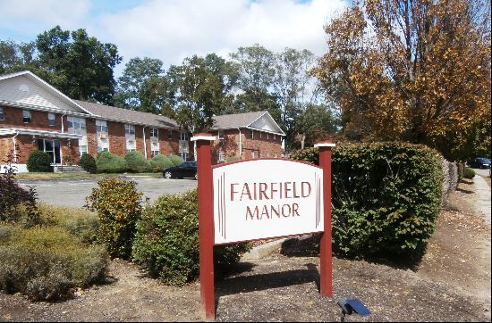 1000 Knapps Highway APT 32, Fairfield CT 06825