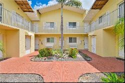 8141 Country Rd Unit 104, Fort Myers FL 33919