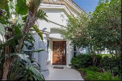 150 Colonade Cir Unit 902, Naples FL 34103