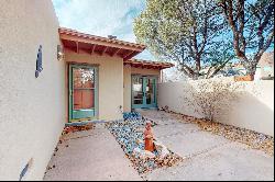 957 Los Lovatos Road, Santa Fe NM 87501