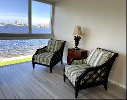 401 Lake Shore Drive #301, Lake Park FL 33403