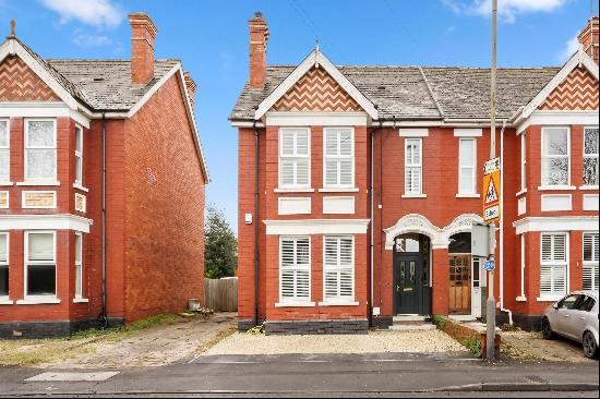 A fantastic five bedroom family home in Charlton Kings.