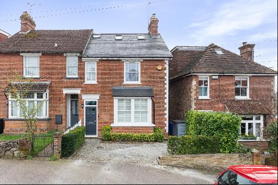 A stunning sympathetically refurbished and extended Victorian home with off-road parking  