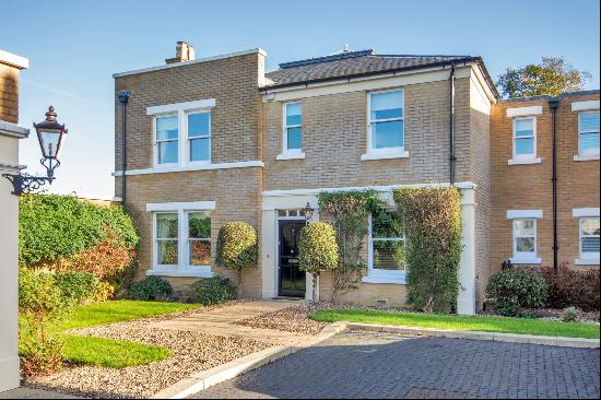 A fantastic four bedroom family mews house, situated in the stunning development and groun