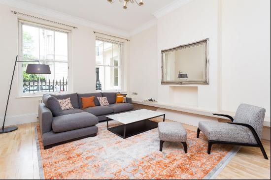 A beautiful two bedroom apartment to rent in Hyde Park W2.