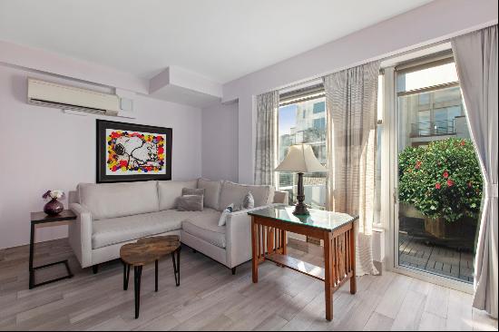 Residence 4A at 72 Steuben Street is an oversized 2 bed-2 bath apartment that resides o