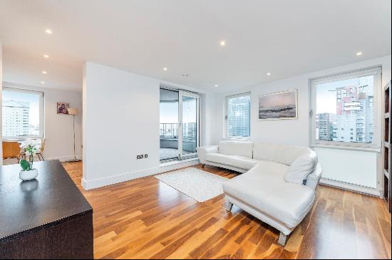 A three bedroom apartment in Canary Wharf, E14