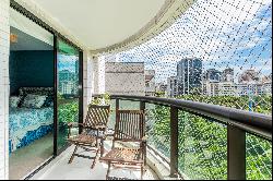 Renovated flat with green views and full amenities in Ipanema