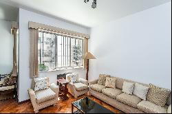 Apartment on a tree-lined street in the Ipanema quadrilateral