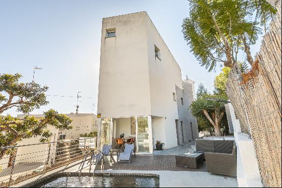 Detached 5 bedroom house with swimming pool in Vallpineda, Sitges