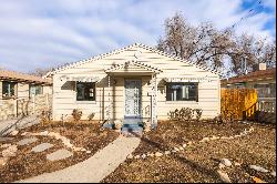 Cozy Bungalow and Detached Garage