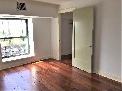 	Lovely 1 bedroom, 1 bath apartment with views of the Hudson River, Assigned Par