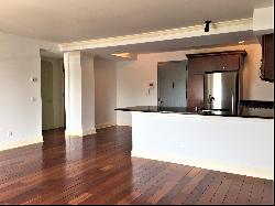 	Lovely 1 bedroom, 1 bath apartment with views of the Hudson River, Assigned Par