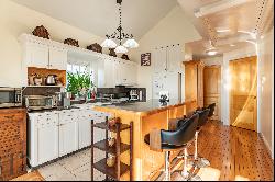 "EXQUISITELY FURNISHED 2 BEDROOM GEM IN FOREST HILLS"