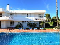 Elegant Mid-Century chalet with views of the Mediterranean.