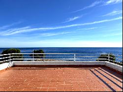 Elegant Mid-Century chalet with views of the Mediterranean.