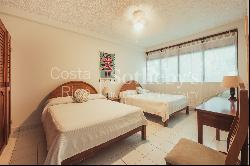 Condo Las Flores Poinciana B