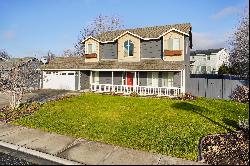 Charming 3 Bed, 3 Bath Home in West Richland!