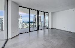 68 Se 6th St,Miami, FL, 33131