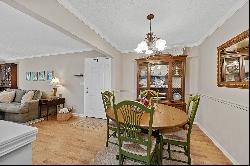 Meticulously Updated Top Floor Unit in Ideal Vinings Location