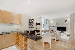 Two-bedroom pied de terre in Knightsbridge