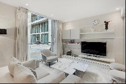 Two-bedroom pied de terre in Knightsbridge