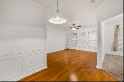 Beautifully Maintained Condo in the Heart of Dunwoody