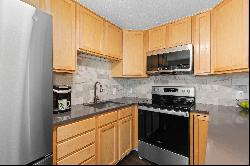 Beautifully renovated condo in the heart of West Highland!