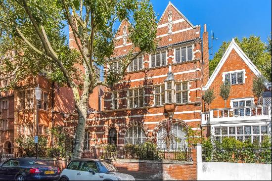 Lateral 3 bedroom apartment to rent in Collingham Gardens, SW5