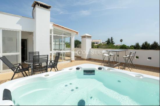 Tavira, Modern 4-bedroom villa with a terrace with sea view and jacuzzi.