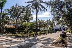 1743 Pinyon Pine Dr, Sarasota, FL 34240