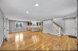 55 Bourne Street, Falmouth, MA 02536