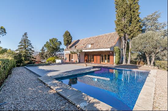 Chalet to renovate in an exclusive area of Tres Cantos