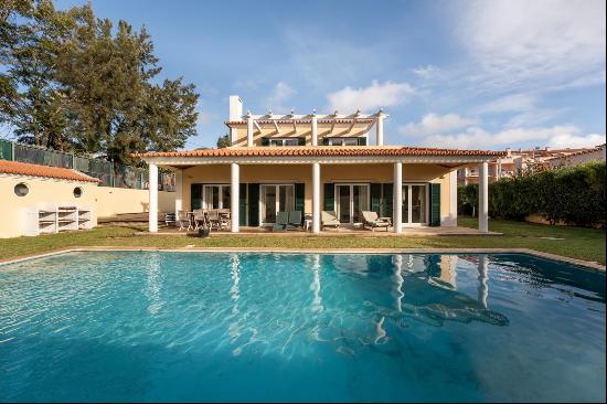 Elegant 5-Bedroom Villa in Guia, Cascais