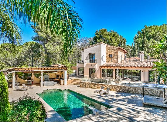 Beautiful villa in Santa Ponsa with guest house with access to the golf course