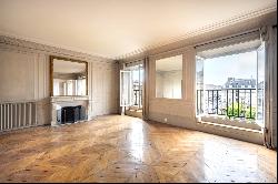 Paris 1st District – A superb pied a terre