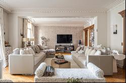 Neuilly-sur-Seine  -  A magnificent 4-bed apartment