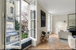 Paris 6th District - Saint-Germain-des-Prés Church, view, 2 bedrooms.