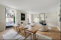 Paris 6th District - Saint-Germain-des-Prés Church, view, 2 bedrooms.