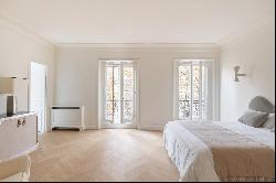 Paris 7th District – An elegant 4/5 bed apartment