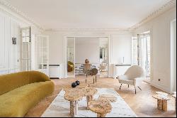 Paris 7th District – An elegant 4/5 bed apartment