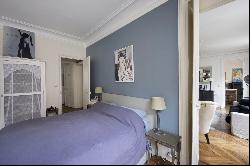 Paris 9th District – A 5-room apartment with a terrace