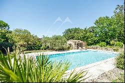 Charming stone house near the center of Bonnieux