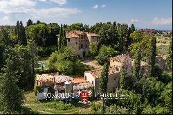 HISTORIC PROPERTY WITH CHIANTI VINEYARDS FOR SALE IN TUSCANY