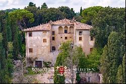 HISTORIC PROPERTY WITH CHIANTI VINEYARDS FOR SALE IN TUSCANY