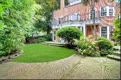 Netherhall Gardens, Hampstead, London, NW3 5RG