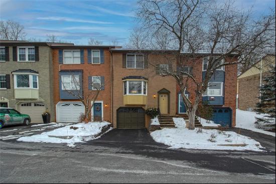 941 Trillium Trl, Bethel Park PA 15102