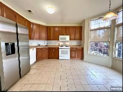 103 Crown Ct Unit 32, Livingston NJ 07039