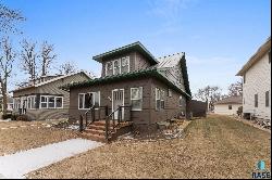 209 S 3rd St, Beresford SD 57004