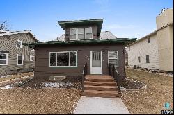 209 S 3rd St, Beresford SD 57004